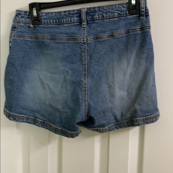 Short jeans - Picture 2 of 2